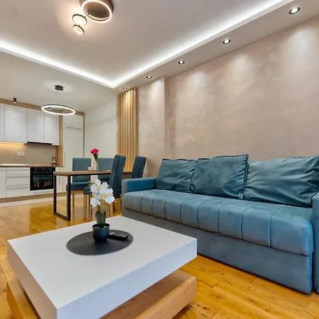 Lena Sa Dve Spavace Sobe * Zlatibor