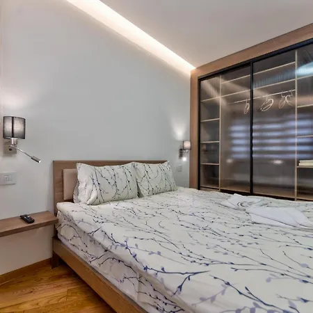 Lena Sa Dve Spavace Sobe *