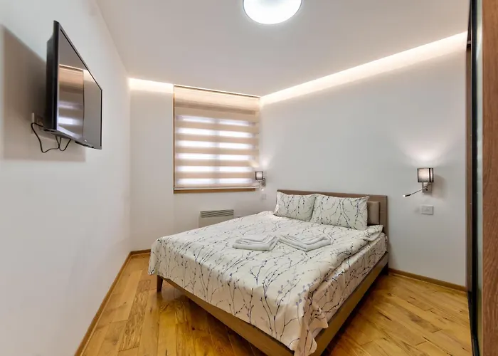 Lena Sa Dve Spavace Sobe